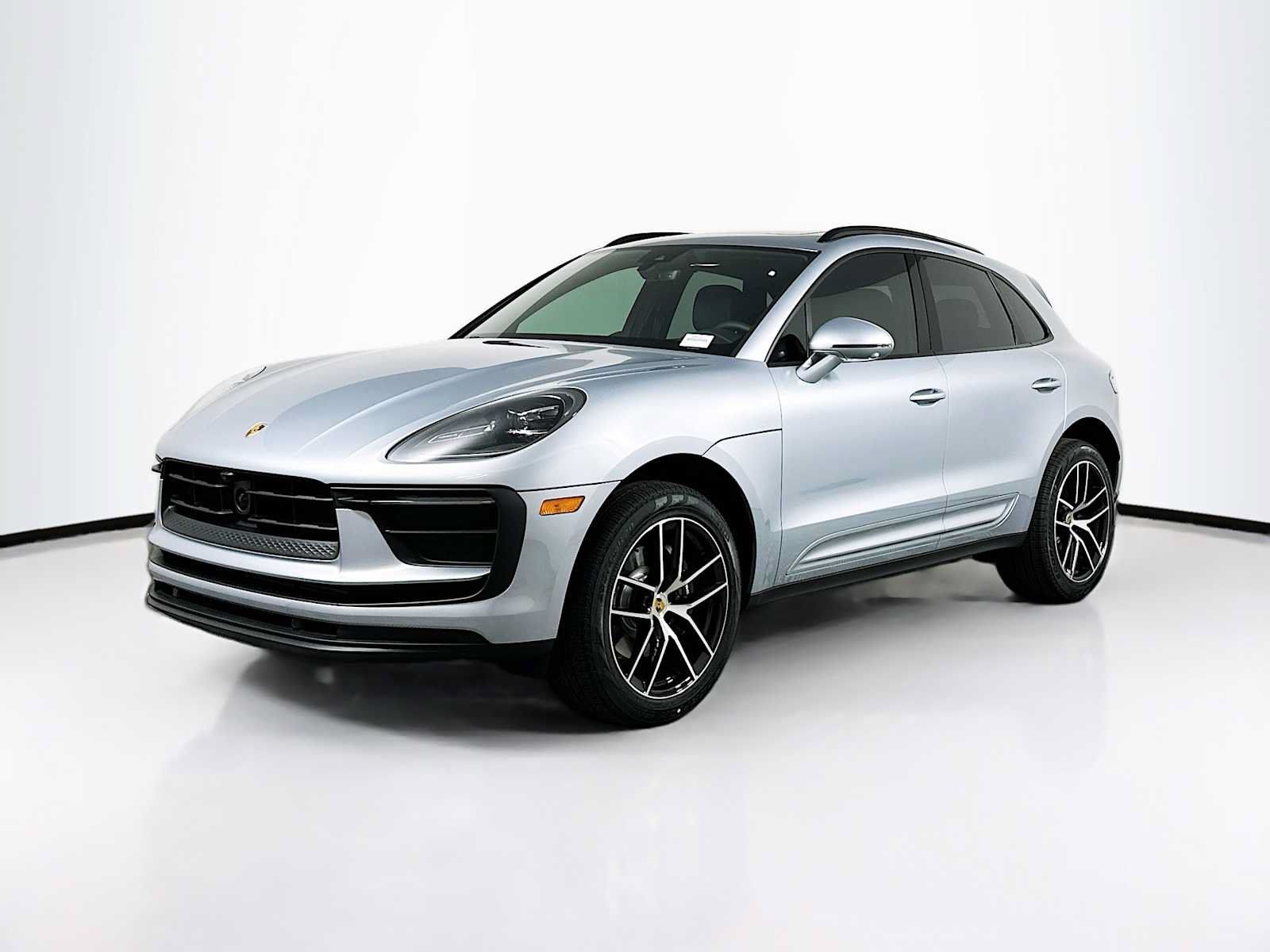 Used 2026 Porsche Macan AWD/4WD image 1