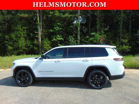 Certified 2024 Jeep Grand Cherokee L Limited w/ Black Appearance Package AWD/4WD image 4