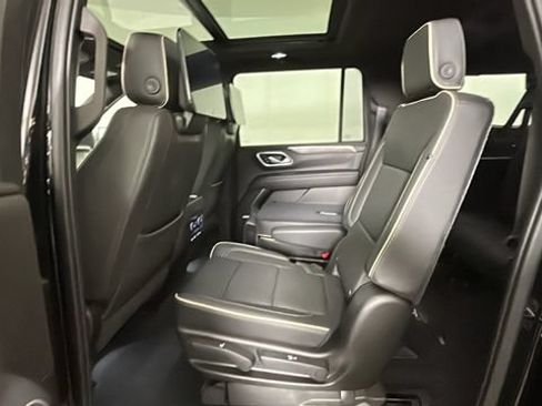 Used 2021 Chevrolet Suburban Premier w/ Premium Package RWD image 25