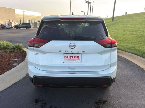 New 2026 Nissan Rogue SV w/ Cold Weather Package FWD image 5