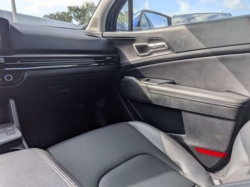 Used 2026 Kia Sportage EX w/ EX Panorama Roof Package FWD image 16