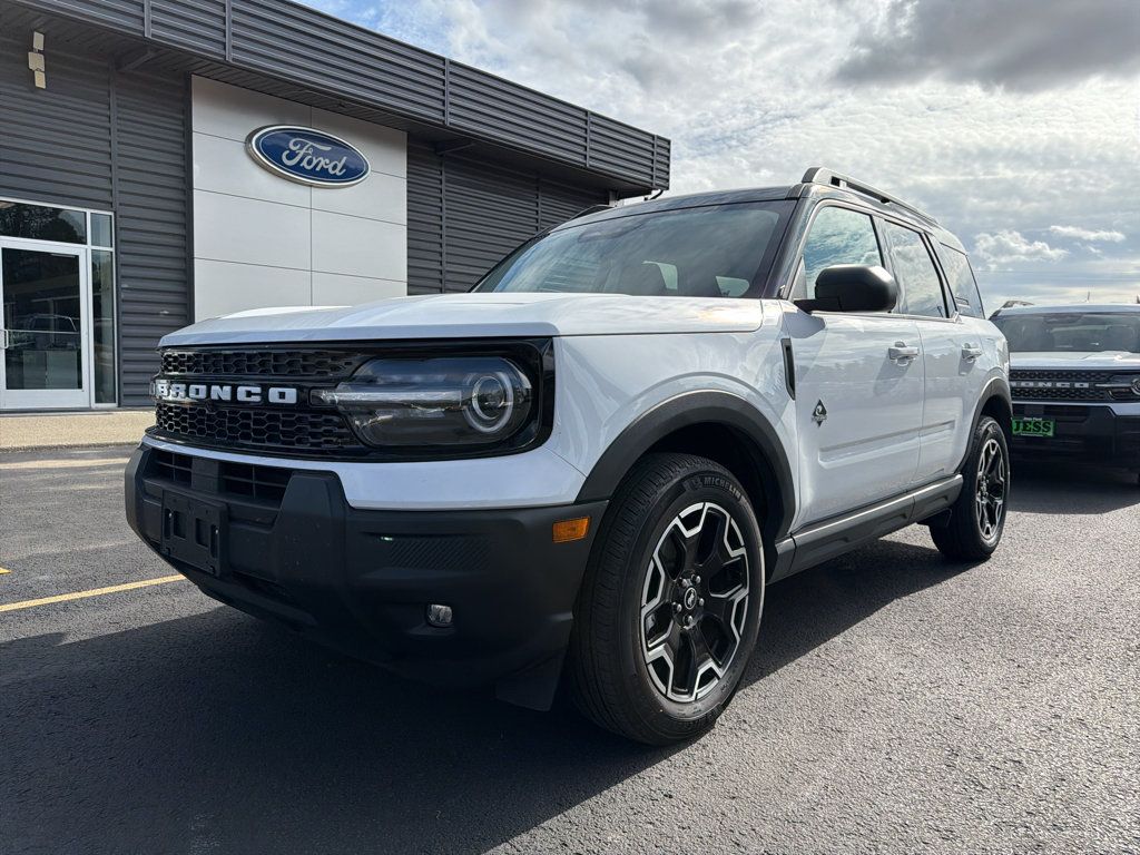 Used 2025 Ford Bronco Sport Outer Banks AWD/4WD image 21