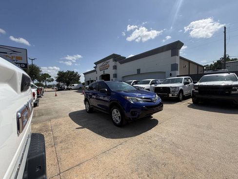 Used 2014 Toyota RAV4 LE FWD image 41