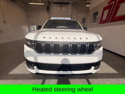 Used 2025 Jeep Wagoneer 4WD image 11