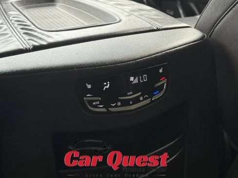 Used 2015 Cadillac Escalade ESV 2WD image 27