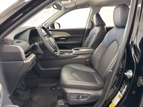 Certified 2024 Toyota Grand Highlander Limited image 15