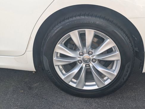 Used 2011 INFINITI M37 x w/ Deluxe Touring Pkg image 23