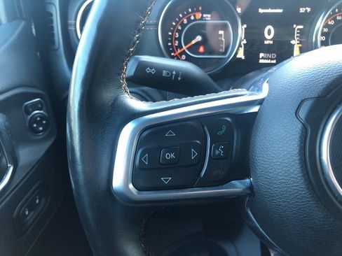 Used 2022 Jeep Wrangler Unlimited Sahara AWD/4WD image 28