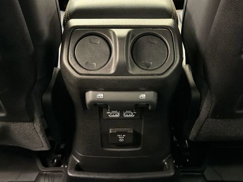 Used 2024 Jeep Wrangler Unlimited Sahara w/ Technology Group AWD/4WD image 34