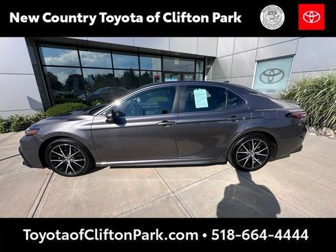 Used 2024 Toyota Camry SE w/ Cold Weather Package AWD/4WD image 6