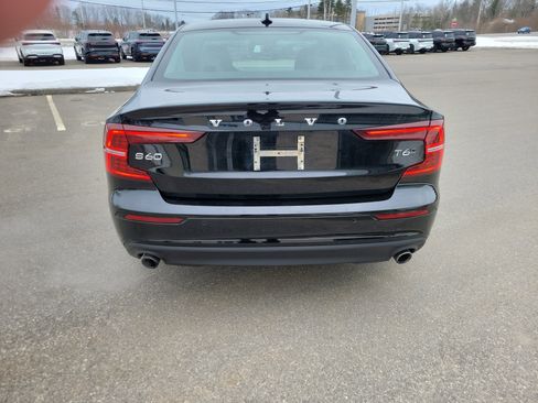 Used 2019 Volvo S60 T6 Momentum w/ Premium Package image 6