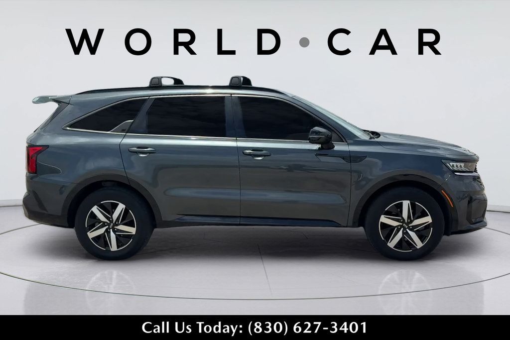 Used 2021 Kia Sorento S FWD image 4