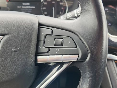 Used 2024 Cadillac XT6 Premium Luxury image 31