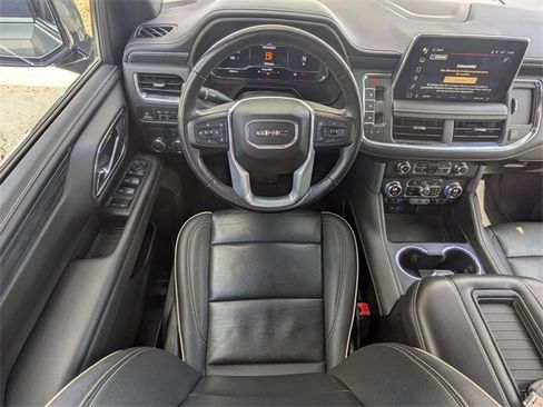 Used 2022 GMC Yukon SLT w/ SLT Luxury Package image 16