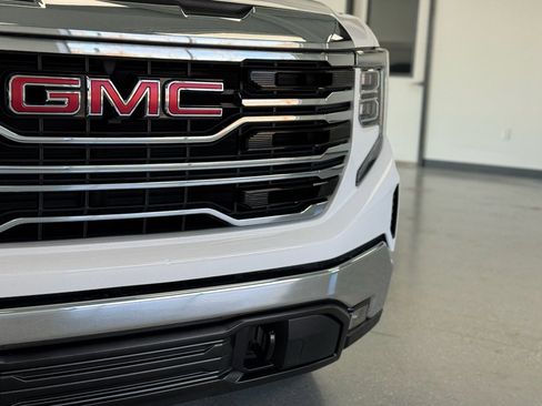 Used 2024 GMC Sierra 1500 SLT image 11