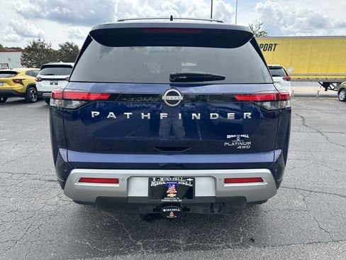 Used 2025 Nissan Pathfinder Platinum image 7