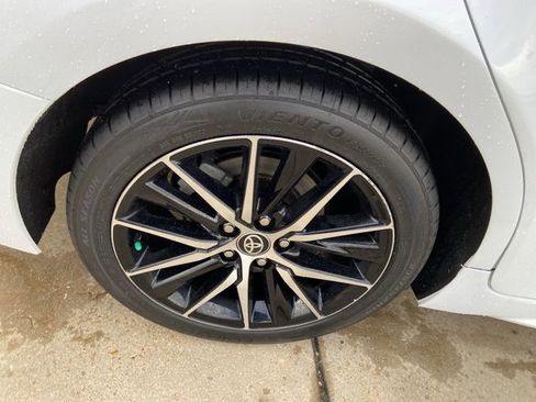 Used 2024 Toyota Camry SE image 30