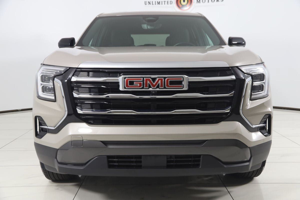 Used 2025 GMC Terrain Elevation w/ Technology Package II AWD/4WD image 47