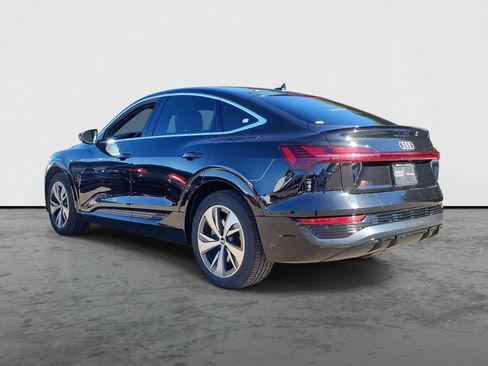 Used 2024 Audi Q8 e-tron Premium Plus w/ Premium Plus Package image 4