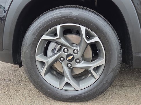 Used 2024 Chevrolet Trax LT w/ Driver Confidence Package FWD image 9