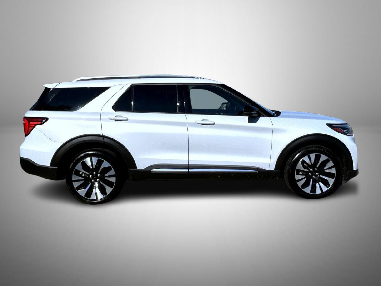 Used 2025 Ford Explorer Platinum w/ LUX Leather Package AWD/4WD image 4