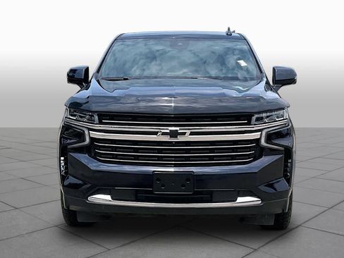 Used 2023 Chevrolet Suburban LT w/ Luxury Package AWD/4WD image 4