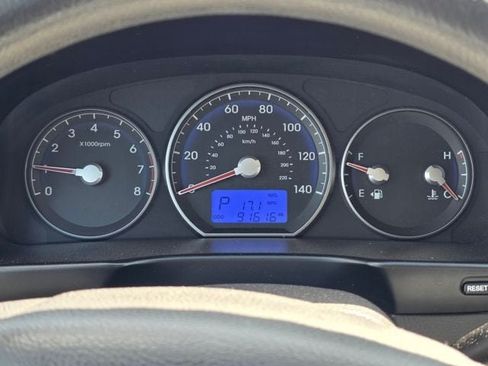 Used 2011 Hyundai Santa Fe GLS FWD image 13