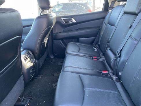 Used 2020 Nissan Pathfinder Platinum image 15