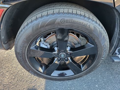 Used 2023 Land Rover Defender 130 X-Dynamic SE image 40