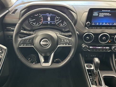Used 2025 Nissan Sentra SR FWD image 13