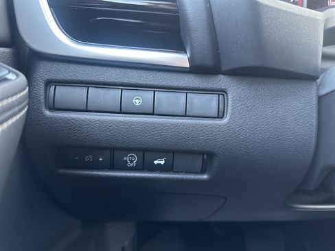 Used 2023 Nissan Rogue SL w/ SL Premium Package image 23