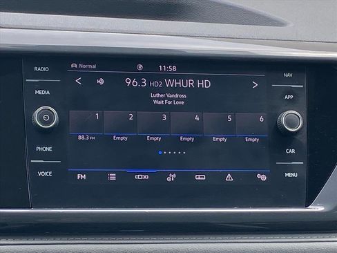 Certified 2023 Volkswagen Taos SEL AWD/4WD image 9