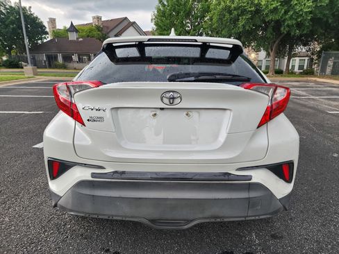 Used 2018 Toyota C-HR XLE FWD image 6
