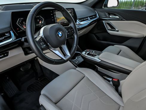 Used 2025 BMW X1 xDrive28i AWD/4WD image 27