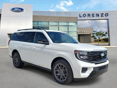 New 2027 Ford Expedition Platinum w/ Stealth Appearance Package RWD image 3