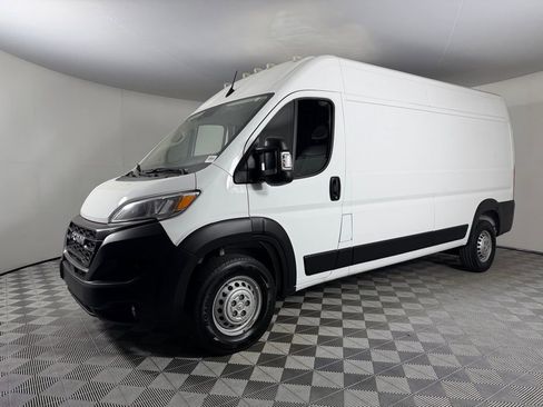 Used 2025 RAM ProMaster 2500 w/ Convenience Group FWD image 10