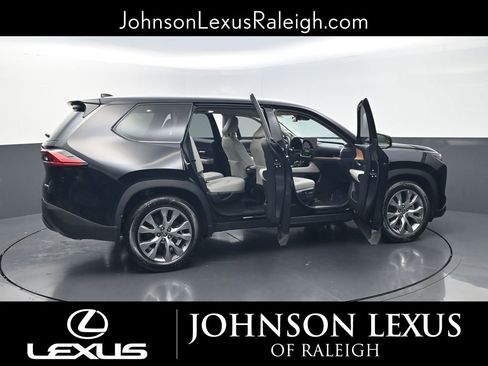 Used 2024 Toyota Grand Highlander FWD image 32