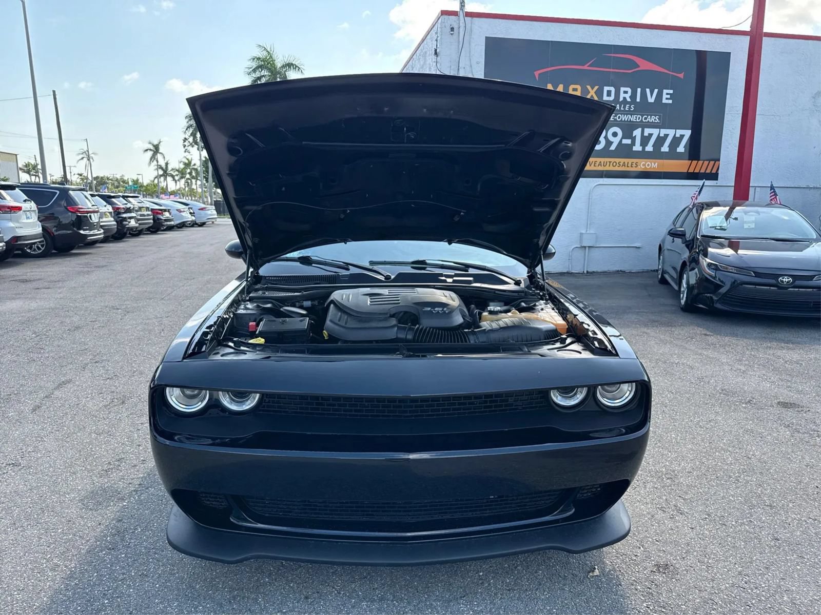 Used 2019 Dodge Challenger SXT w/ Blacktop Package RWD image 11