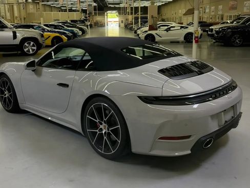 Used 2025 Porsche 911 Carrera RWD image 21