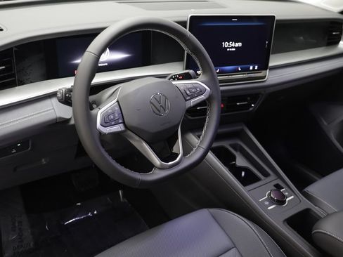 New 2026 Volkswagen Tiguan SE AWD/4WD image 6