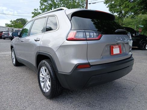 Used 2019 Jeep Cherokee Latitude w/ Popular Appearance Group FWD image 8