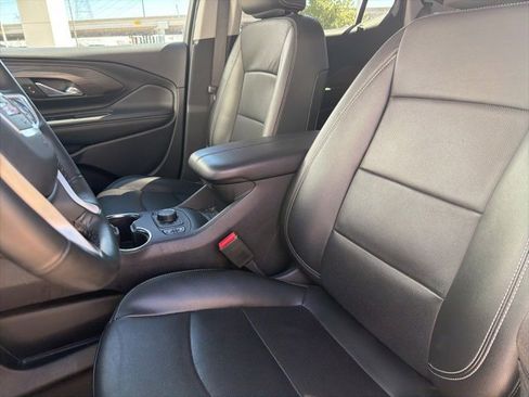 Used 2024 GMC Terrain SLT image 5