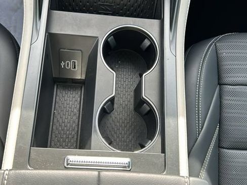 Used 2025 Lincoln Nautilus Reserve image 23