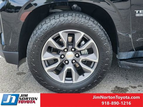 Used 2022 Chevrolet Tahoe LT w/ Luxury Package AWD/4WD image 13