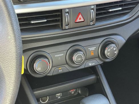 Used 2024 Kia Forte LXS image 7