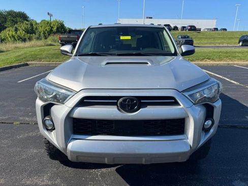 Used 2020 Toyota 4Runner TRD Off-Road AWD/4WD image 8