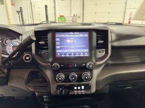 Used 2021 RAM 3500 Tradesman w/ Chrome Appearance Group image 12