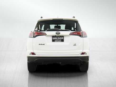Used 2016 Toyota RAV4 LE AWD/4WD image 4