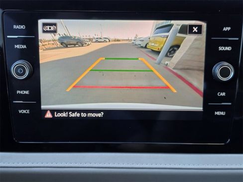 Used 2025 Volkswagen Taos SE image 14