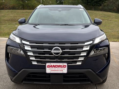 New 2026 Nissan Rogue SV w/ SV Premium Package image 3